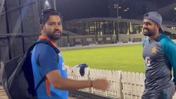 ரோகித் சர்மா கேட்ட ஒரு கேள்வி.. வெட்கத்தில் சிவந்த பாபர் அசாம் முகம்.. செம காமெடி தான் போங்க