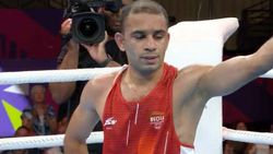 காமன்வெல்த்தில் இந்தியா அபாரம்.. குத்துச்சண்டையில் 6 பதக்கம் உறுதி.. வெற்றியுடன் தொடங்கிய பிவி சிந்து