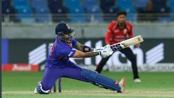 22 பந்துகளில் சூர்யகுமார் அரைசதம்..பட்டையை கிளப்பிய கோலி..ஒரே ஓவரில் 26 ரன்கள்..இந்தியா இமாலய இலக்கு