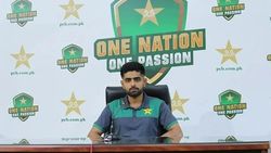 ஆசிய கோப்பை 2022: இந்தியாவுடனான போட்டி.. பாபர் அசாமின் நக்கலான பதில்.. ரசிகர்கள் அதிருப்தி!