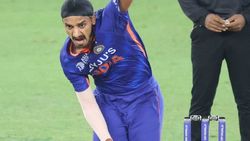 நன்றாக பந்துவீசிய ஆர்ஸ்தீப் சிங்.. திடீரென்று எச்சரிக்கை விடுத்த நடுவர்.. என்ன நடந்தது ?