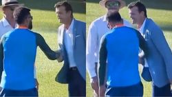 கோலியிடம் ஆக்ரோஷமாக நடந்த கில் கிறிஸ்ட்.. நெதர்லாந்து போட்டியில் ரசிகர்கள் குழப்பம்.. என்ன நடந்தது?