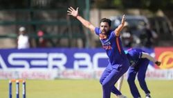 முகமது சிராஜை அசிங்கமாக திட்டிய தீபக் சாஹர்.. கேட்ச் விட்டாலும் பரவாயில்ல.. இது ரொம்ப தப்பு !