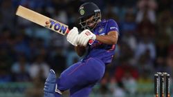 என்ன ருத்துராஜ் இது.. அறிமுக போட்டியில் டெஸ்ட் இன்னிங்ஸ்.. ஸ்ட்ரைக் ரேட் வெறும் 45 தான்.. சோகங்கள் !