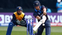 அடேங்கப்பா.. இலங்கையை அலறவிட்ட நமிபியா அணி.. கடைசி 5 ஓவரில் மாறிய ஆட்டம்