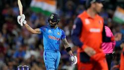 கெத்து காட்டிய நெதர்லாந்து பவுலிங்.. கடைசி நேரத்தில் கோலி -சூர்யகுமார் போராட்டம்.. 180 ரன்கள் இலக்கு