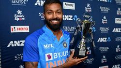 தோனி, கோலியே செய்திராத சாதனை.. ஹர்திக் பாண்ட்யா அசால்ட்டாக செய்தார்.. ஆச்சரியத்தில் ரசிகர்கள்!