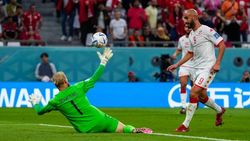 டென்மார்க்கிற்கு ஆட்டம் காட்டிய துனிசியா.. மாரடைப்பு ஏற்பட்ட வீரருக்கு, ரசிகர்கள் உற்சாக வரவேற்பு