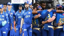 அடப்பாவமே மும்பை அணி இவரையா நீக்கிடுச்சி ? ரன்களை வாரி வழங்கும் 2 வள்ளல்கள் இல்லை.. முழு பட்டியல்