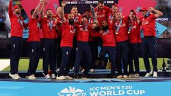 நாங்க உலககோப்பையை வென்றதே இப்படி தான்.. பாகிஸ்தானை வீழ்த்தியது எப்படி? - இங்கிலாந்து கேப்டன் பட்லர்