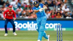 ரோகித் செய்த முட்டாள் தனம்.. தோனியாக இருந்தால் கதையே வேற.. ஜெயிக்க வேண்டிய மேட்ச்ங்க இது