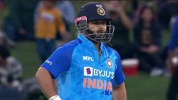 தொடக்க வீரராக சொதப்பிய ரிஷப் பண்ட்.. மாஸ் காட்டிய இஷான் கிஷன்..அனல் பறந்த ஆட்டம்