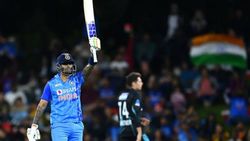 பட்டையை கிளப்பிய சூர்யகுமார்.. நடப்பாண்டில் 2வது சதம்.. இறுதியில் ஹாட்ரிக் சாதனை நிகழ்த்திய சவுதி