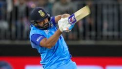 இங்கிலாந்துக்கு எதிரான அரையிறுதி சவாலாக இருக்கும்.. நன்றாக விளையாடினால் தான் வெற்றி.. ரோகித் பேச்சு