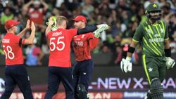 பாகிஸ்தானுக்கு உலகமே பாராட்டு.. இறுதிப்போட்டியில் விடாப்பிடி போராட்டம்.. இங்கிலாந்து வென்றது எப்படி?