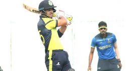 சைலண்ட்டாக சம்பவம் செய்த சுட்டி குழந்தை.. 12 சிக்சருடன் 174 ரன்கள்.. 18 வயதேயான ரியான் பராக்கா இது!