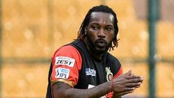 ஐபிஎல் மினி ஏலம் - அதிக விலைக்கு செல்லக் கூடிய வீரர் யார்? கிறிஸ் கெயில் கணிப்பு