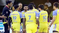 புரோ கபடி அரையிறுதி சுற்று.. தமிழ் தலைவாஸ் போராடி தோல்வி.. ரசிகர்கள் மனதை வென்றனர்