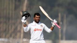 அறிமுகமே அசத்தல்.. டெஸ்ட் வருகையை பிரம்மாண்டமாக அறிவித்த வங்கதேச வீரர்.. யார் இந்த ஜாகிர் ஹசன்?