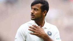 முன்னாள் கேப்டனுக்கே இந்த நிலைமையா? அடிப்படை விலையை குறைத்து கொண்ட சோகம்.. முழு விவரம்