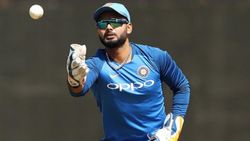 6 மாதம் எழுந்திருக்க முடியாது.. ரசிகர்கள் ஷாக்.. ரிஷப் பண்ட்க்கு பதிலாக இனி யாருக்கு வாய்ப்பு?