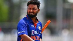 ரிஷப் பண்ட்-க்கு வைக்கப்பட்ட செக்.. இனி எந்த சலுகையும் செல்லவே செல்லாது.. 4 சீனியர்களால் வந்த ஆப்பு!