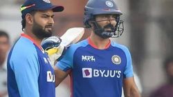 ஒருநாள் கிரிக்கெட் சராசரி என்ன தெரியுமா? ரிஷப் பண்ட் இந்திய அணிக்கு தேவை.. தினேஷ் கார்த்திக் ஆதரவு!