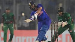 வலியிலும் ஒரு உலக சாதனை.. கிறிஸ் கெயில் ரெக்கார்ட்-ஐ அடித்து நொறுக்கிய ரோகித் சர்மா.. அடேங்கப்பா!