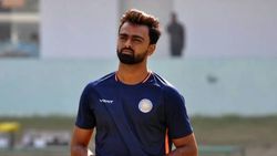 கடைசி நேரத்தில் அதிர்ச்சி.. வங்கதேசம் செல்ல முடியாமல் தவிக்கும் உனாத்கட்.. விசா கிடைப்பதில் சிக்கல்!