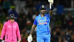 சூர்யகுமார் செய்த 4 மரண மாஸ் சம்பவங்கள்.. 2022ஆம் ஆண்டில் ஏற்றம் பெற்றது எப்படி? முழு விவரம்