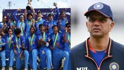 உலகக்கோப்பை வென்ற வீராங்கனைகளுக்கு டிராவிட் தந்த கவுரவம்.. இந்திய வீரர்களின் நெகிழ்ச்சி செயல்