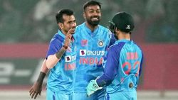 அக்சர் பட்டேலால் அணியின் பலம் கூடுகிறது.. சூர்யகுமாருக்கு நல்ல வேல பந்துவீசல..கேப்டன் ஹர்திக் பேச்சு