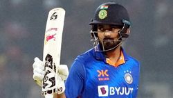 கலக்கிய பவுலர்கள்.. சொதப்பிய பேட்ஸ்மேன்கள்.. காப்பாற்றிய கேஎல் ராகுல்.. தொடரை வென்றது இந்தியா