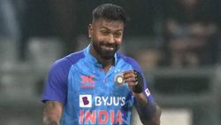 தோனியையே மிஞ்சிட்டாரே.. முதல் டி20ல் இந்திய வீரர்கள் மீது பாண்ட்யா காட்டிய அக்கறை..குவியும் பாராட்டு