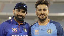 “ஒரே ஒரு குறைதான்.. சரி செய்தால் நம்.1 பவுலர் ஆகலாம்”.. உம்ரானுக்கு முகமது ஷமி முக்கிய அட்வைஸ்!