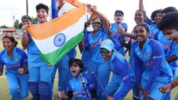 மகளிர் U-19 உலககோப்பை டி20 கிரிக்கெட்.. இந்திய அணி சாம்பியன் பட்டம் வென்றது.. புதிய சாதனை