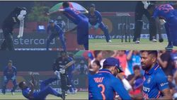 திடீரென கீழே விழுந்த ஹர்திக் பாண்ட்யா.. ஒரு நிமிடம் அமைதியான மொத்த அரங்கம்.. இறுதியில் வந்த ட்விஸ்ட்