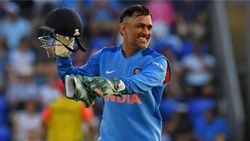 தோனியின் ரியல் மாஸ்.. திடீரென்று தோனியை கொண்டாடும் ரசிகர்கள்.. காரணம் என்ன தெரியுமா?