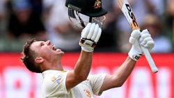 என்னென்ன பன்றாங்க.. இந்திய அணியின் சுழலை சமாளிக்க.. வலதுகை பேட்ஸ்மேனாக மாறிய வார்னர்!