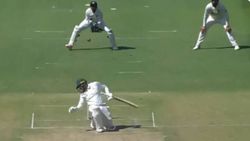 வீடியோ - இது வேண்டாத வேலை.. உஸ்மான் கவாஜா மீது பந்தை எறிந்த கேஎஸ் பரத்.. பதிலடி கொடுத்த ஆஸி அணி