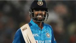 சூர்யகுமார் யாதவ் மீண்டு வர என்ன வழி.. பாக். வீரர் சொன்ன சூப்பர் யோசனை.. சரிப்பட்டு வருமா?