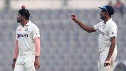 4 ஓவர்களில் தலைகீழான ஆட்டம்.. அஸ்வின் - உமேஷ் ஜோடி காட்டிய மேஜிக்.. அரண்டுப்போன ஆஸ்திரேலிய அணி!