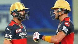 ஆர்சிபி அணிக்கு இறங்கிய பெரிய இடி.. முக்கிய இந்திய வீரருக்கு காயம்.. கோலி, டுபிளஸிஸ் ஜோடி பிரிகிறது