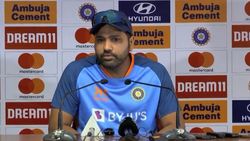 உங்களுக்கெல்லாம் என்ன தெரியும்?.. பிட்ச் குறித்த சீனியர்களின் விமர்சனம்.. கடுப்பில் கத்திய ரோகித்!