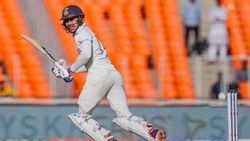 ஆஸி.க்கு எதிராக சுப்மன் கில் அபார சதம்.. பவுலர்களை தாலாட்டு பாடி தூங்க வைத்த புஜாரா