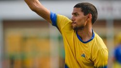 சிஎஸ்கே அணியில் மிட்செல் ஸ்டார்கின் ஜெராக்ஸ்.. யார் இந்த ஆகாஷ் சிங்.. மாற்று வீரராக தேர்வு