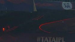 111 மீட்டர் தூரத்தில் பறந்த சிக்சர்.. மைதானத்திற்கு வெளியே சென்ற பந்து.. சிவம் துபே வெறித்தனம்