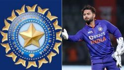 கொஞ்சம் கூட மனசாட்சி இல்லாம ரிஷப் பந்த்-க்கு இப்படி செய்யலாமா? டெல்லி அணிக்கு பிசிசிஐ போட்ட கண்டிஷன்!!