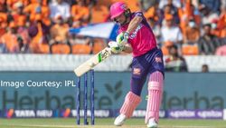 IPL - கெயில் சாதனையை சமன் செய்த பட்லர்.. பவர்பிளேவில் ஆர்ஆர் அணி புதிய சாதனை.. விவரம்