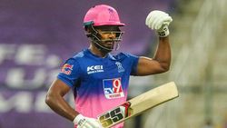 IPL - பயம்னா என்னனே தெரியாது.. கெத்து காட்டிய சஞ்சு சாம்சன்.. டாப் 2 அணிகளுக்கு இடையே மோதல்
